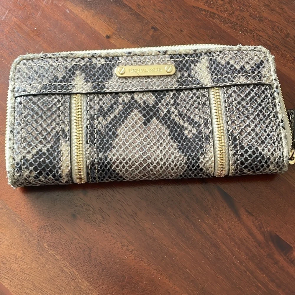 Michael Kors black brown snakeskin embossed logo gold tone zippered wallet